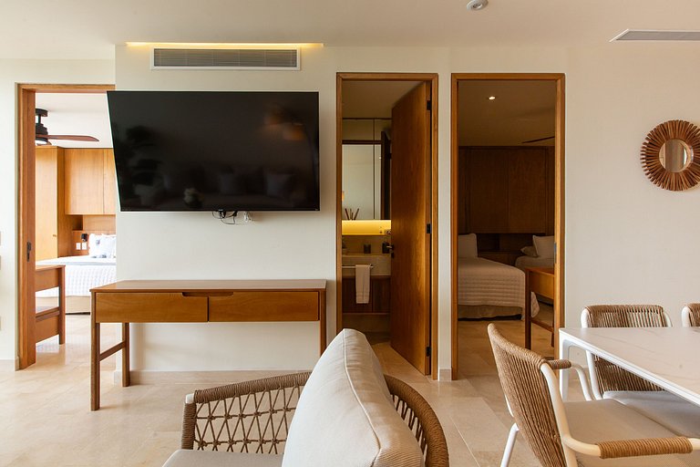 Beachfront Condo, Zantamar 205