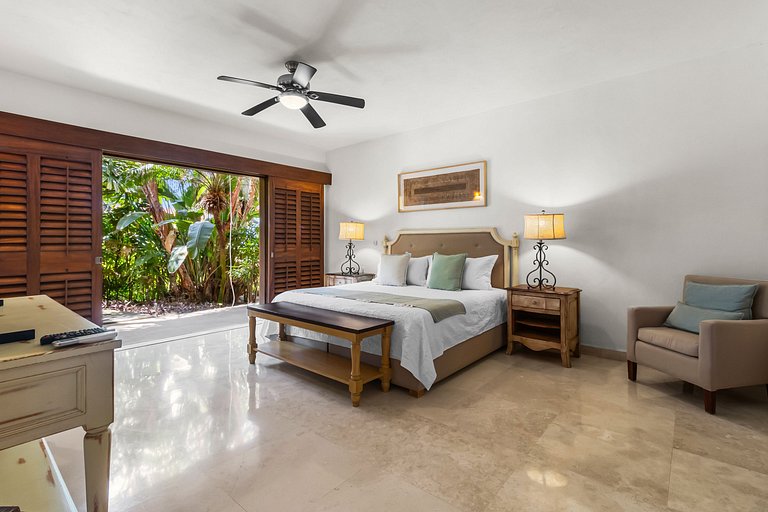 Pelicano. Beachfront 2 floor condo in Bucerias