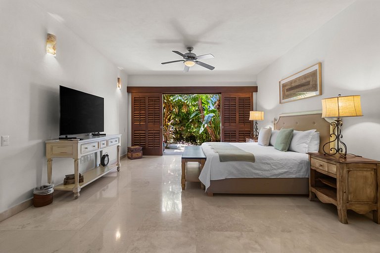 Pelicano. Beachfront 2 floor condo in Bucerias