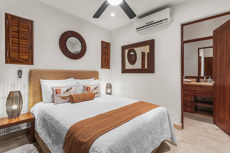 Pelicano. Beachfront 2 floor condo in Bucerias