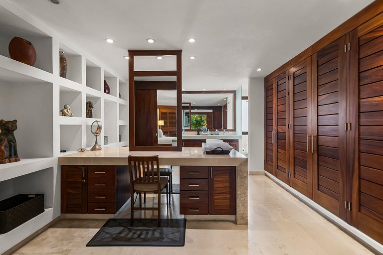 Pelicano. Beachfront 2 floor condo in Bucerias