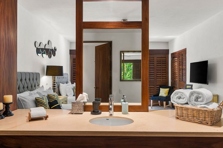 Pelicano. Beachfront 2 floor condo in Bucerias