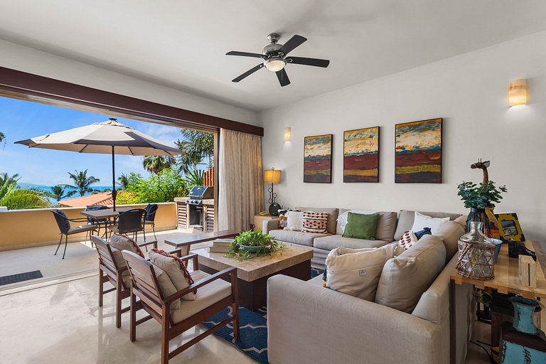 Pelicano. Beachfront 2 floor condo in Bucerias