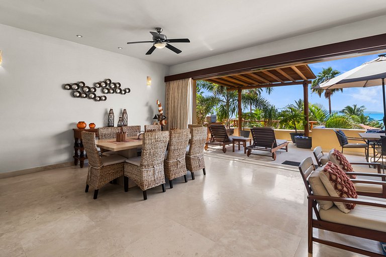 Pelicano. Beachfront 2 floor condo in Bucerias