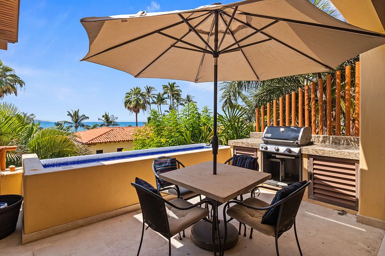 Pelicano. Beachfront 2 floor condo in Bucerias