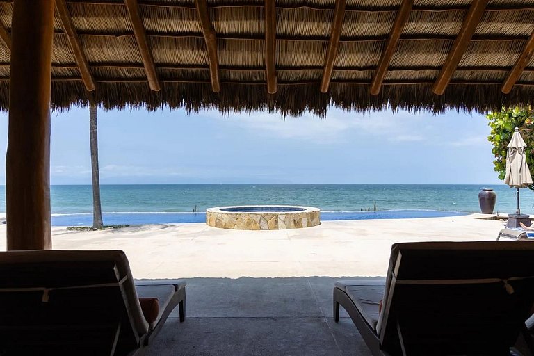 Pelicano. Beachfront 2 floor condo in Bucerias